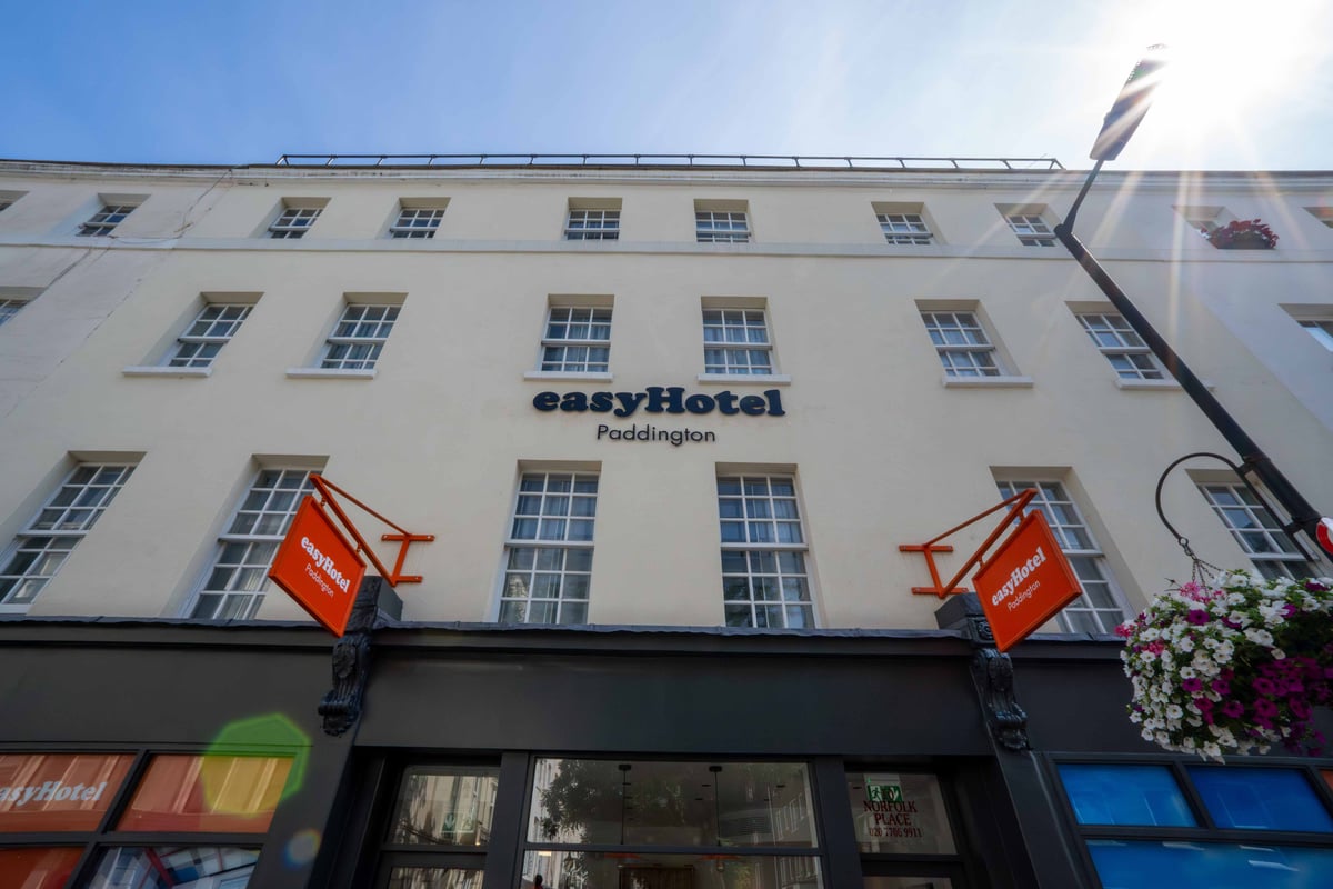 easyHotel Paddington hotel exterior, featuring the hotel name and signage on a cream-colored facade with multiple windows.