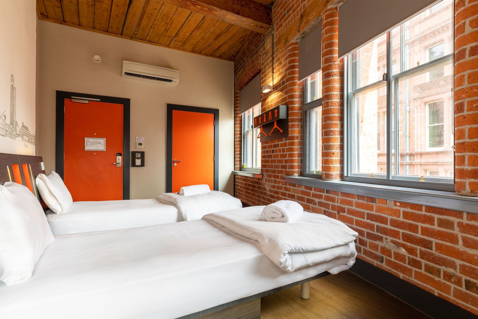 easyHotel Cardiff City Centre, Book Direct £⬇️